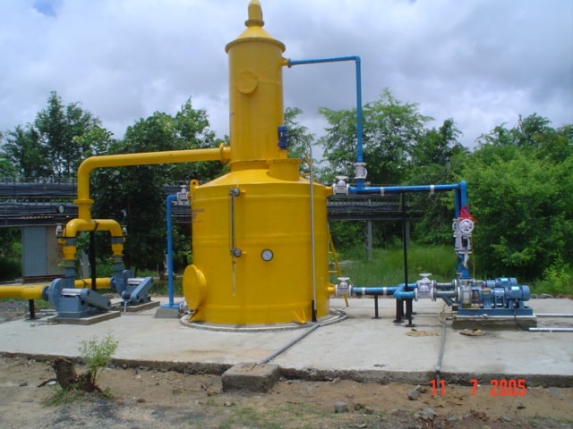 Chlorine leak absorption system